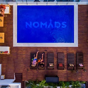  אכסניה Nomads & Rooftop Pool